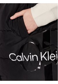 Calvin Klein Jeans Kamizelka J20J221734 Czarny Regular Fit. Kolor: czarny. Materiał: syntetyk