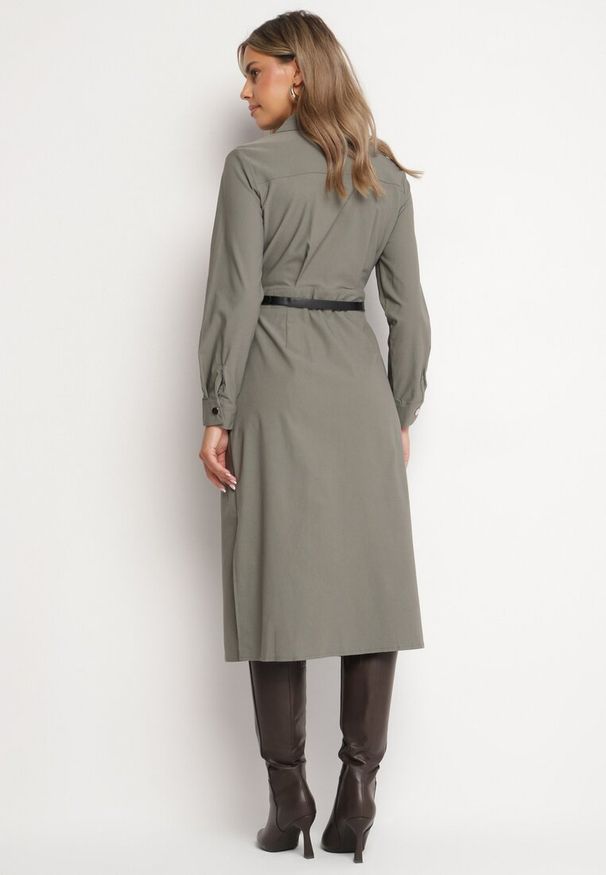 Born2be - Ciemnoszara Sukienka o Koszulowym Kroju z Dodatkowym Paskiem i Rozcięciami u Dołu Arinnis. Okazja: na spacer, na co dzień. Kolor: szary. Długość rękawa: długi rękaw. Typ sukienki: koszulowe. Styl: casual, klasyczny