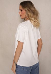 Renee - Biały Bawełniany T-shirt z Napisem Marivetha. Okazja: na co dzień. Kolor: biały. Materiał: bawełna. Wzór: napisy. Styl: elegancki, casual