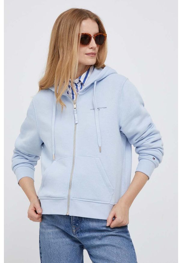 TOMMY HILFIGER - Tommy Hilfiger bluza damska kolor niebieski z kapturem gładka. Typ kołnierza: kaptur. Kolor: niebieski. Materiał: bawełna. Długość rękawa: długi rękaw. Długość: długie. Wzór: gładki