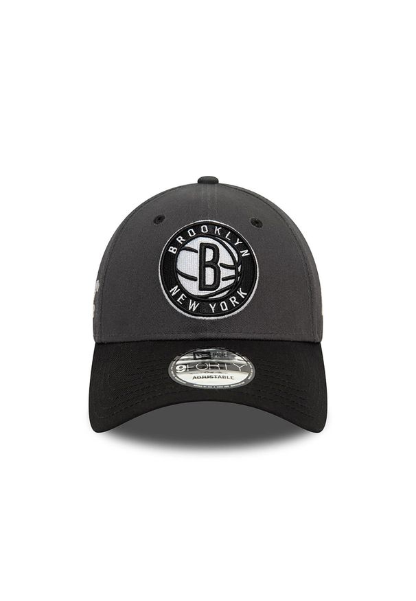 Czapka z daszkiem New Era NBA Brooklyn Nets. Kolor: wielokolorowy, szary, czarny. Styl: sportowy