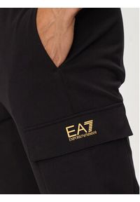 EA7 Emporio Armani Spodnie dresowe 8NPP67 PJVRZ 0208 Czarny Regular Fit. Kolor: czarny. Materiał: bawełna #5