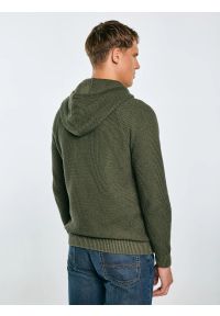 Big-Star - Sweter męski z kapturem khaki Carlson 303. Okazja: na co dzień, na spacer. Typ kołnierza: kaptur. Kolor: zielony. Materiał: bawełna, jeans, materiał, dzianina. Wzór: aplikacja, ze splotem. Styl: vintage, casual #3