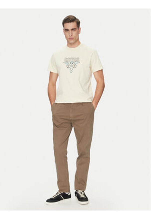 Guess T-Shirt M5GI11 K8FQ4 Beżowy Regular Fit. Kolor: beżowy. Materiał: bawełna