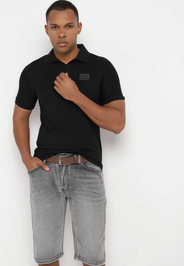 Born2be - Szare Szorty Jeansowe z Bawełny Dodatkowo Pasek z Ekoskóry Tramelia. Okazja: na co dzień. Kolor: szary. Materiał: bawełna, jeans. Długość: do kolan. Styl: elegancki, casual