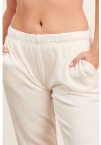 Etam - Spodnie piżamowe LEROY. Kolor: beżowy. Materiał: dzianina #2