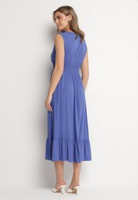 Born2be - Niebieska Wiskozowa Sukienka o Kopertowym Kroju z Falbanką Uliria. Kolor: niebieski. Materiał: wiskoza. Typ sukienki: kopertowe. Styl: elegancki #6