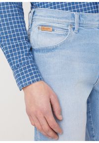 Wrangler - MĘSKIE SZORTY JEANSOWE WRANGLER TEXAS SHORTS CLEAR BLUE W11CZH280 112126021. Materiał: jeans