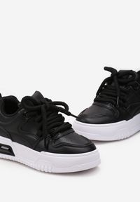Born2be - Czarne Sneakersy z Grubymi Sznurowadłami i Platformą Onaess. Kolor: czarny. Obcas: na platformie #5