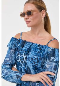 Guess bluzka damska kolor niebieski wzorzysta. Okazja: na co dzień. Typ kołnierza: dekolt hiszpanka. Kolor: niebieski. Materiał: tkanina. Długość rękawa: na ramiączkach. Styl: casual #5