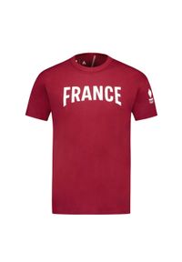 Koszulka Le Coq Sportif Paris 2024 N° 2. Kolor: czerwony, wielokolorowy, brązowy. Materiał: bawełna