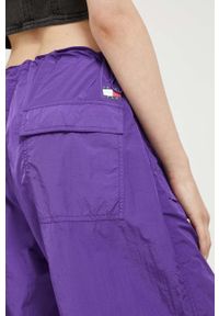 Tommy Jeans spodnie damskie kolor fioletowy szerokie medium waist. Kolor: fioletowy. Materiał: włókno, materiał #3