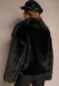 Renee - Czarna Elegancka Kurtka Futerko z Kołnierzem Vertirida. Okazja: na co dzień, na spacer. Kolor: czarny. Materiał: futro. Sezon: zima. Styl: elegancki #4