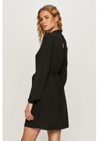 Vero Moda - Sukienka. Kolor: czarny. Materiał: tkanina. Długość rękawa: długi rękaw. Typ sukienki: rozkloszowane #3