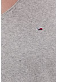Tommy Jeans - T-shirt DM0DM09587. Okazja: na co dzień. Kolor: szary. Materiał: dzianina. Styl: casual #2