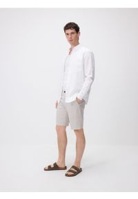 Reserved - Szorty chino regular - jasnoszary. Kolor: szary. Materiał: len, bawełna #1