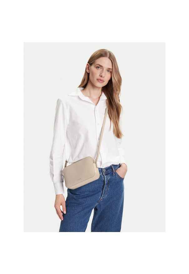 Torebka Calvin Klein. Kolor: beżowy