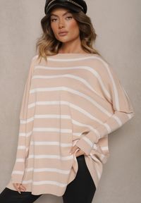 Renee - Beżowy Oversizowy Sweter z Rękawami o Fasonie Nietoperz i Wzorem w Paski Eistauma. Kolor: beżowy. Wzór: paski
