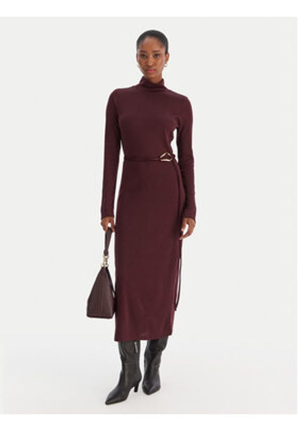 Vero Moda Sukienka dzianinowa Louisa 10336207 Bordowy Loose Fit. Kolor: czerwony. Materiał: syntetyk