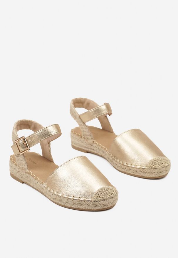 Renee - Złote Espadryle Udekorowane Plecionką Titanias. Nosek buta: okrągły. Zapięcie: sprzączka. Kolor: złoty. Materiał: len, materiał. Sezon: lato. Obcas: na obcasie. Styl: elegancki. Wysokość obcasa: niski