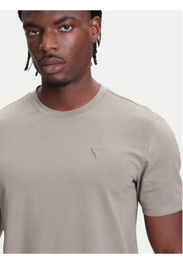 Guess T-Shirt Z2YI12 JR06K Zielony Regular Fit. Kolor: zielony. Materiał: bawełna
