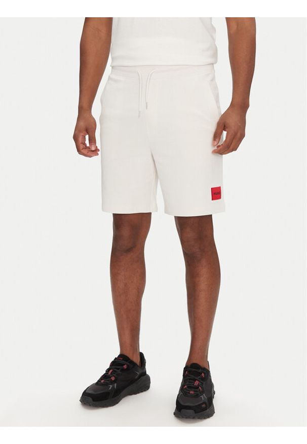 Hugo - HUGO Szorty sportowe Diz222 50466196 Écru Regular Fit. Materiał: bawełna. Styl: sportowy