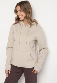 Born2be - Beżowa Bluza z Kapturem i Kangurkową Kieszenią Envila. Okazja: na co dzień. Typ kołnierza: kaptur. Kolor: beżowy. Materiał: jeans. Styl: casual, elegancki #7