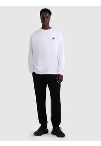 4f - 4F Bluza dresowa nierozpinana bez kaptura męska - biała S. Okazja: na co dzień. Typ kołnierza: bez kaptura. Kolor: biały. Materiał: dresówka. Styl: casual