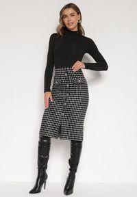 Born2be - Czarno-Biała Ołówkowa Tweedowa Spódnica w Kraciasty Wzór z Guzikami Anitusa. Okazja: na co dzień. Kolor: czarny. Materiał: jeans. Styl: klasyczny, casual, elegancki #2