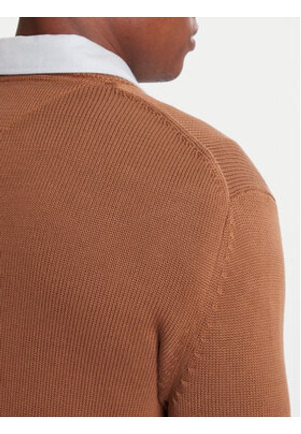 Tommy Jeans Sweter DM0DM21787 Brązowy Regular Fit. Kolor: brązowy. Materiał: bawełna