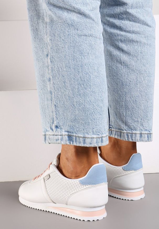 Renee - Białe Sneakersy z Przeszyciami Phyrise. Kolor: biały
