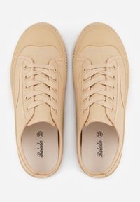 Renee - Ciemnobeżowe Klasyczne Trampki na Żłobionej Podeszwie Levanatia. Kolor: beżowy. Materiał: jeans, koronka. Styl: klasyczny #3