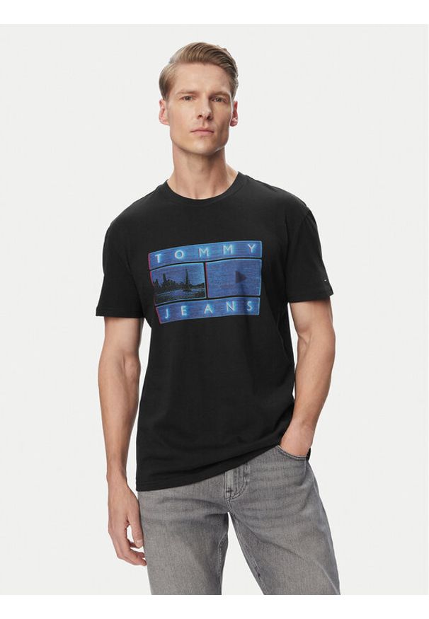 Tommy Jeans T-Shirt Photo Flag DM0DM23191 Czarny Regular Fit. Kolor: czarny. Materiał: bawełna