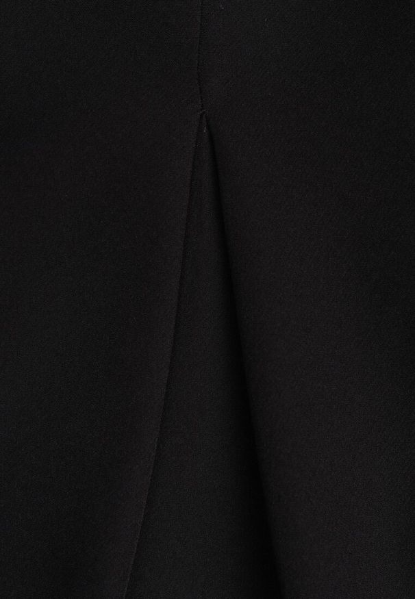 Renee - Czarna Rozkloszowana Sukienka VICES z Rozszerzanymi Rękawami Natileza. Okazja: na randkę, na imprezę. Kolor: czarny