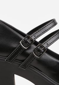 Renee - Czarne Półbuty w Stylu Mary Jane na Słupku i Platformie Arnlan. Okazja: na co dzień. Zapięcie: pasek. Kolor: czarny. Wzór: gładki. Obcas: na platformie. Styl: casual, retro, elegancki #8