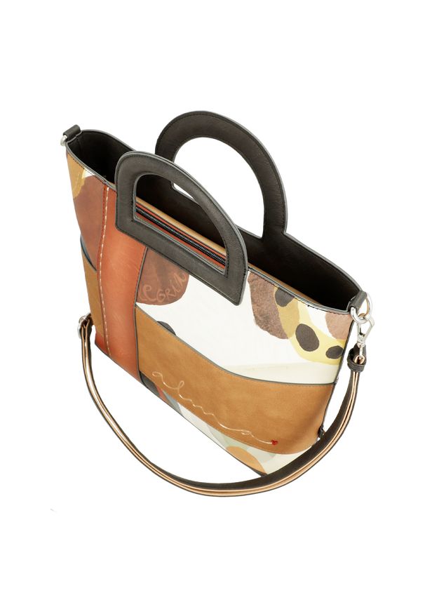 Pomarańczowa Shopperka Anekke Elegancka Torebka Damska. Kolor: pomarańczowy. Wzór: aplikacja, napisy. Dodatki: z breloczkiem. Materiał: z tłoczeniem. Styl: elegancki. Rodzaj torebki: na ramię