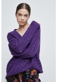 medicine - Medicine sweter damski kolor fioletowy. Kolor: fioletowy. Materiał: dzianina. Długość rękawa: długi rękaw. Długość: długie. Wzór: gładki, ze splotem #5