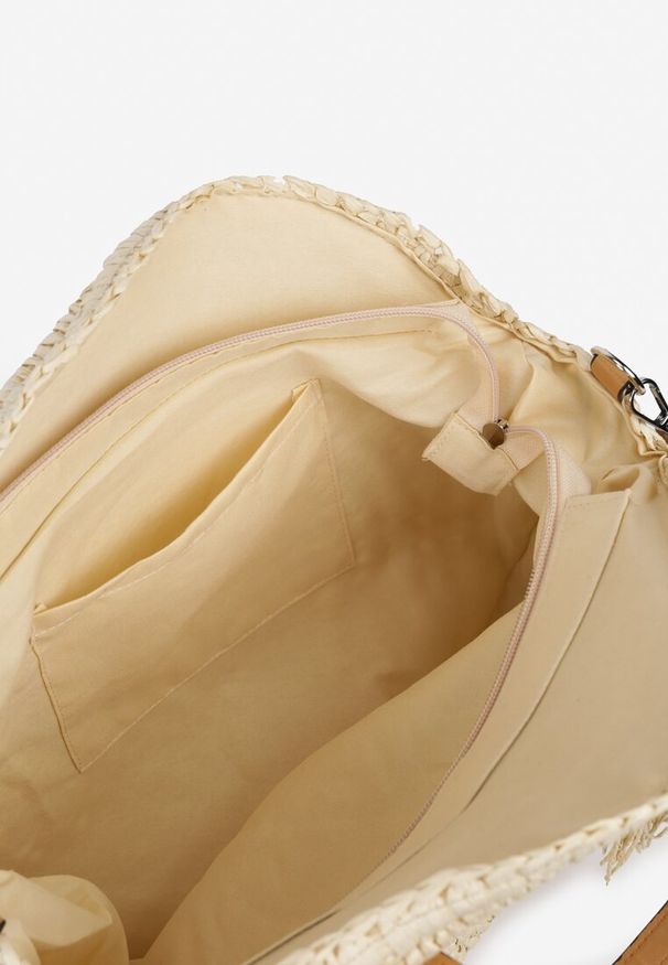 Born2be - Jasnobeżowa Okrągła Torebka Typu Shopper z Plecionki z Dodatkowym Paskiem Enirta. Kolor: beżowy. Sezon: lato. Styl: elegancki, casual