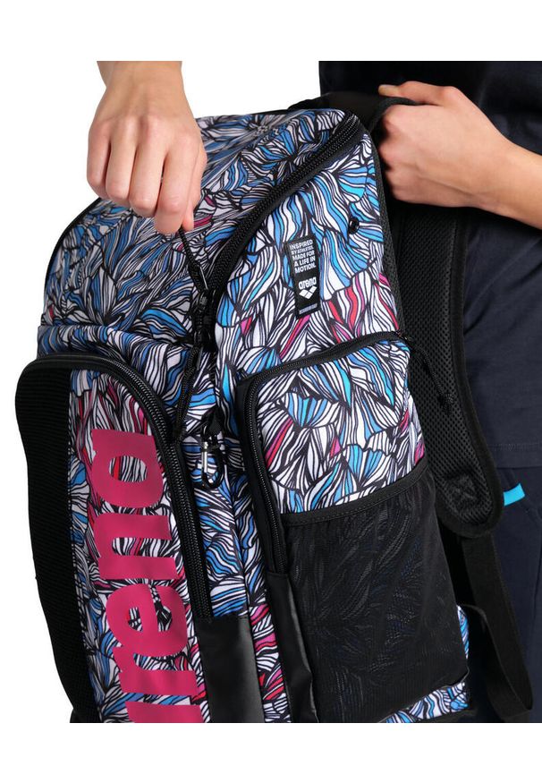 Plecak Arena Team Spiky III Backpack 45 + Worek. Kolor: czerwony, brązowy, wielokolorowy. Styl: sportowy