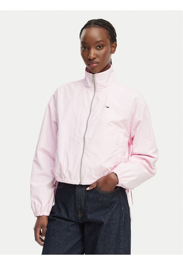 Tommy Jeans Kurtka przejściowa DW0DW22325 Różowy jasny Regular Fit. Kolor: różowy. Materiał: syntetyk