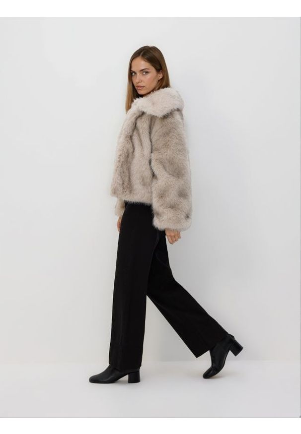 Reserved - Jeansy wide leg z wysokim stanem - czarny. Stan: podwyższony. Kolor: czarny