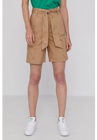 United Colors of Benetton Szorty damskie kolor beżowy gładkie high waist. Stan: podwyższony. Kolor: beżowy. Materiał: tkanina. Wzór: gładki #1