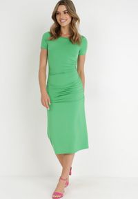 Born2be - Zielona Sukienka Oreitheis. Kolor: zielony. Długość rękawa: krótki rękaw. Wzór: jednolity, aplikacja, gładki. Typ sukienki: sportowe. Styl: elegancki, sportowy. Długość: mini #2