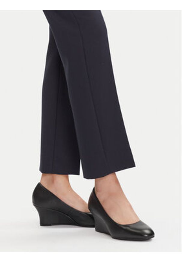 Clarks Półbuty Olivette Pearl 26180043 Czarny. Kolor: czarny. Materiał: skóra