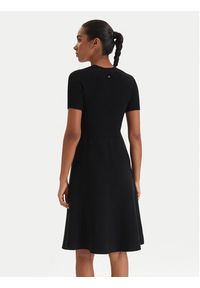 Armani Exchange Sukienka dzianinowa XW001885 AF10352 Czarny Regular Fit. Kolor: czarny. Materiał: syntetyk #4
