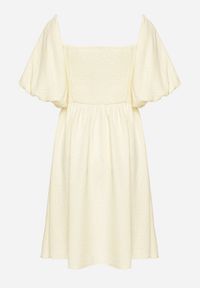 Born2be - Żółta Sukienka o Rozkloszowanym Kroju z Bufiastymi Rękawami Maradora. Okazja: na co dzień. Typ kołnierza: dekolt kwadratowy. Kolor: żółty. Styl: casual #3