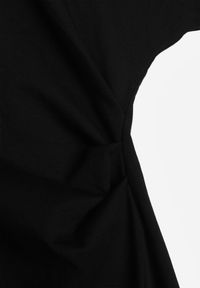 Born2be - Czarna Sukienka o Rozkloszowanym Kroju z Marszczeniem i Rozcięciem Zinnariae. Okazja: na co dzień. Kolor: czarny. Materiał: jeans. Styl: casual #8