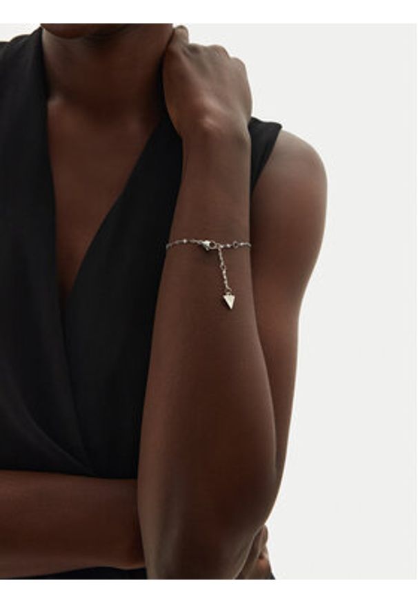 Guess Bransoletka JUBB0464 4JW Srebrny. Materiał: metalowe. Kolor: srebrny