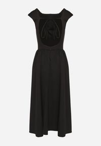 Born2be - Czarna Sukienka o Rozkloszowanym Kroju z Wiązaniem i Dekoltem w Łódkę Aladriela. Okazja: na co dzień. Typ kołnierza: dekolt w łódkę. Kolor: czarny. Długość rękawa: krótki rękaw. Sezon: wiosna, lato. Styl: casual, klasyczny #3