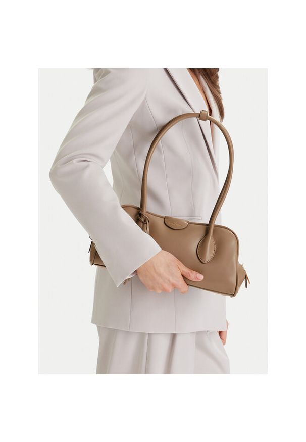 Torebka Calvin Klein. Kolor: beżowy